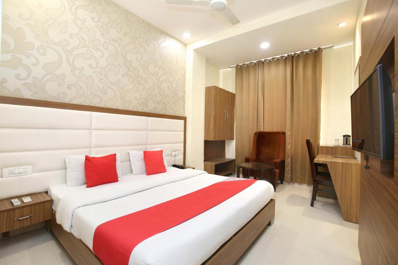 Capital O 8510 Welcome Inn Amritsar Buitenkant foto