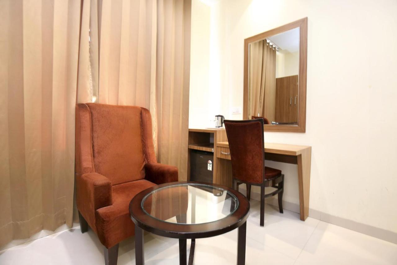 Capital O 8510 Welcome Inn Amritsar Buitenkant foto