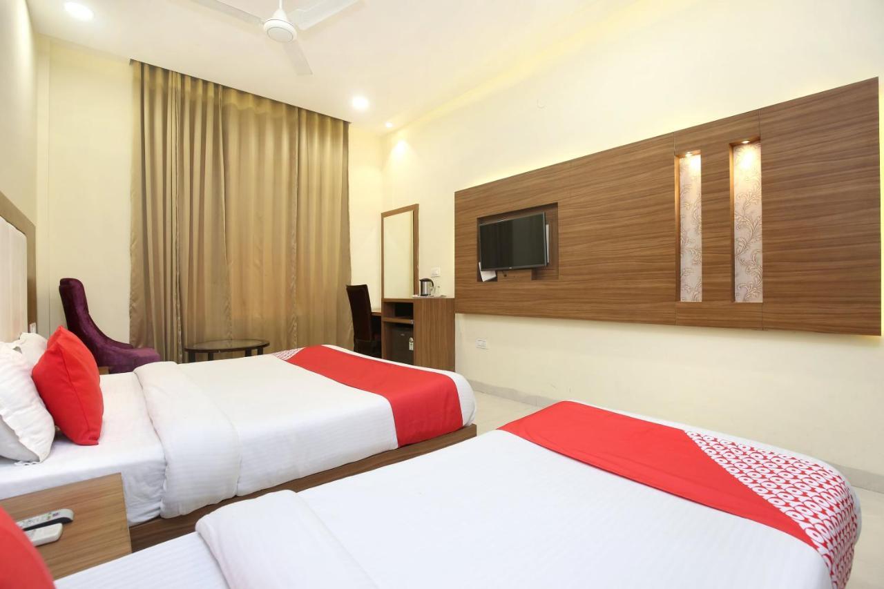 Capital O 8510 Welcome Inn Amritsar Buitenkant foto