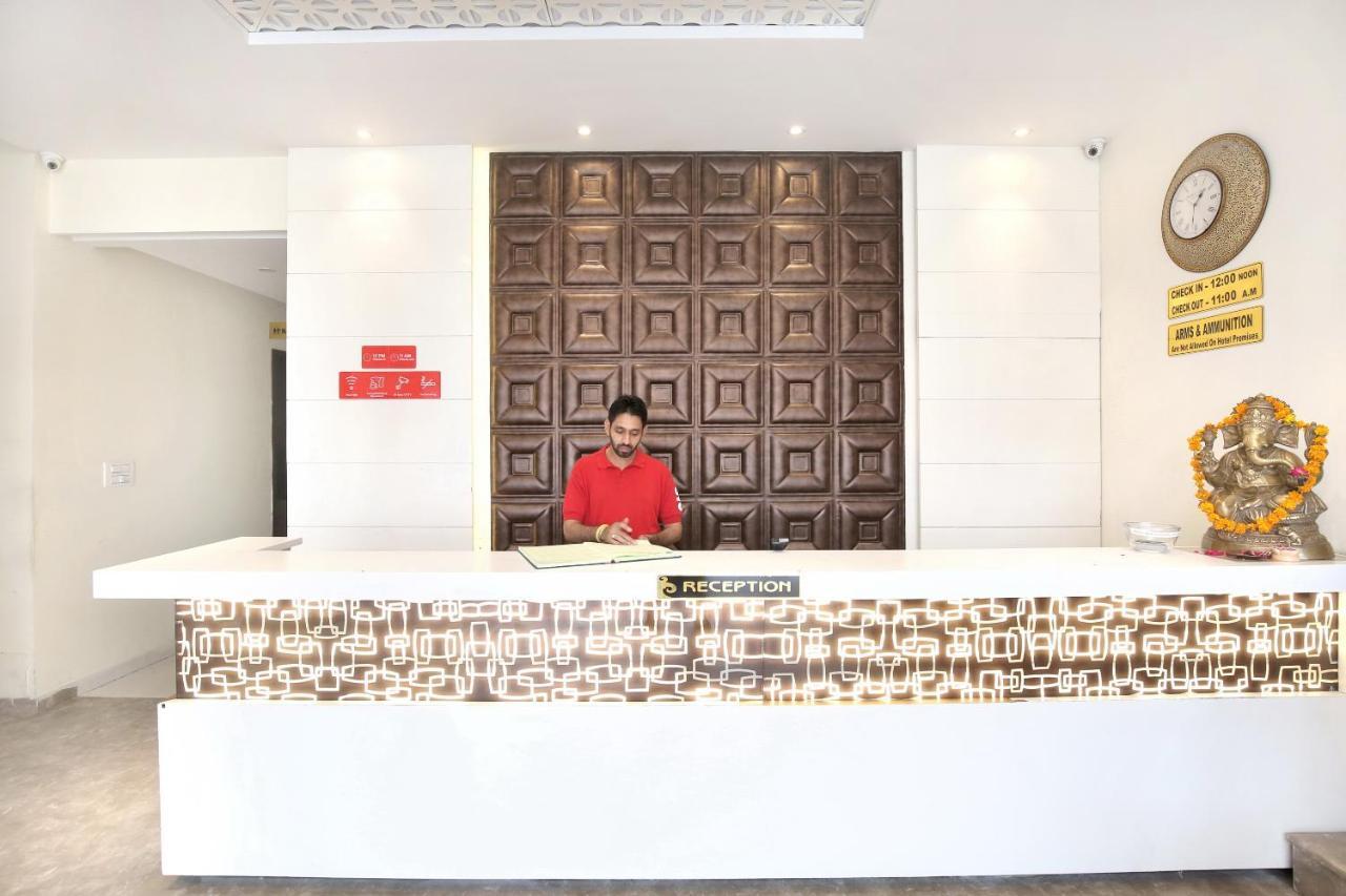 Capital O 8510 Welcome Inn Amritsar Buitenkant foto