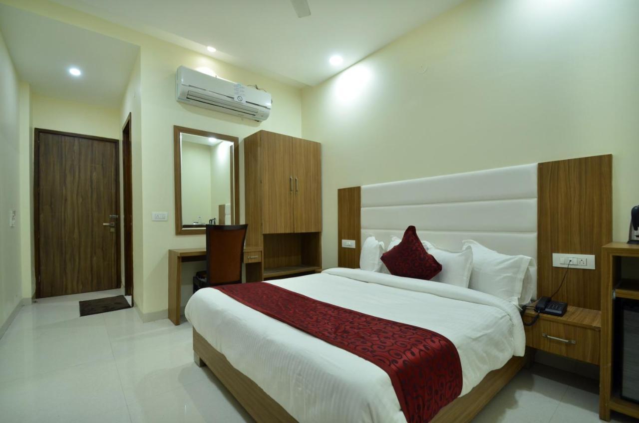 Capital O 8510 Welcome Inn Amritsar Buitenkant foto