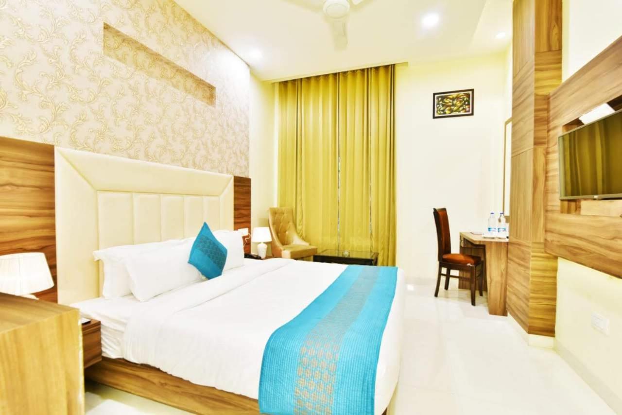 Capital O 8510 Welcome Inn Amritsar Buitenkant foto