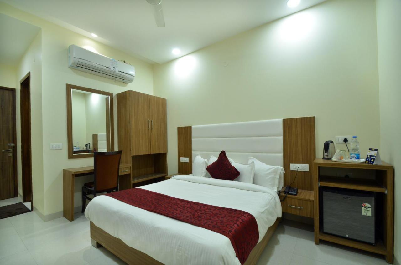 Capital O 8510 Welcome Inn Amritsar Buitenkant foto